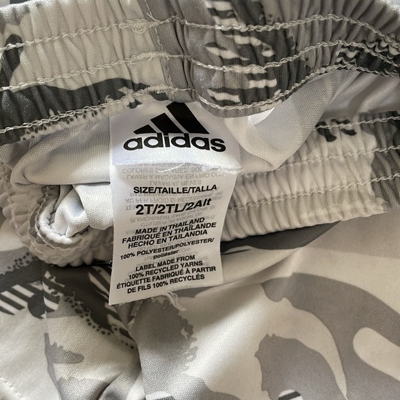 Adidas Boys 2T Camp set - Picture 2 of 3